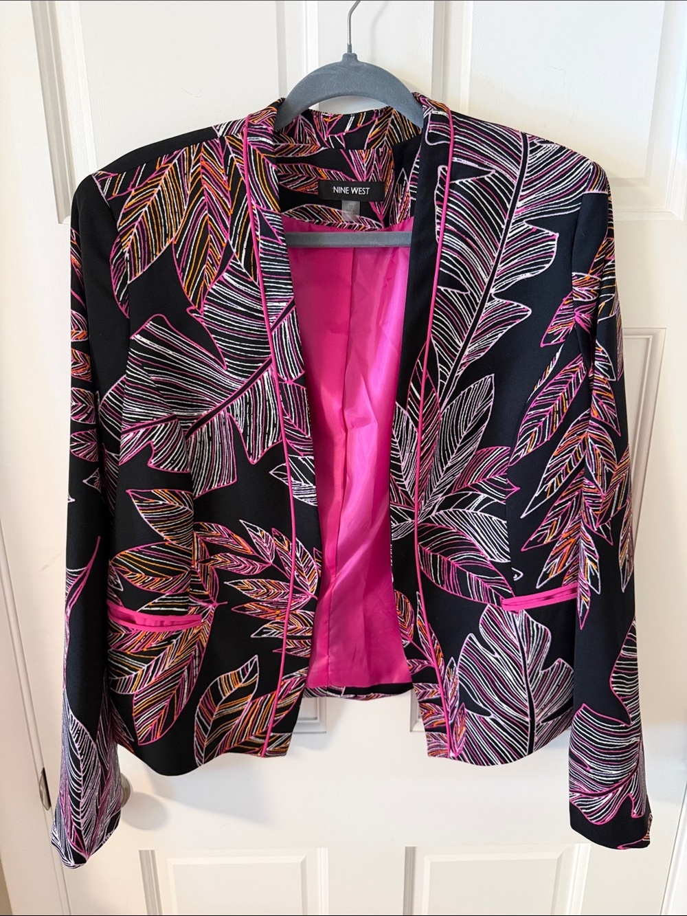 Nine West Neon Tropical Palm Leaf Print
Blazer Jacket Vibrant Pink Lining Sz. 12